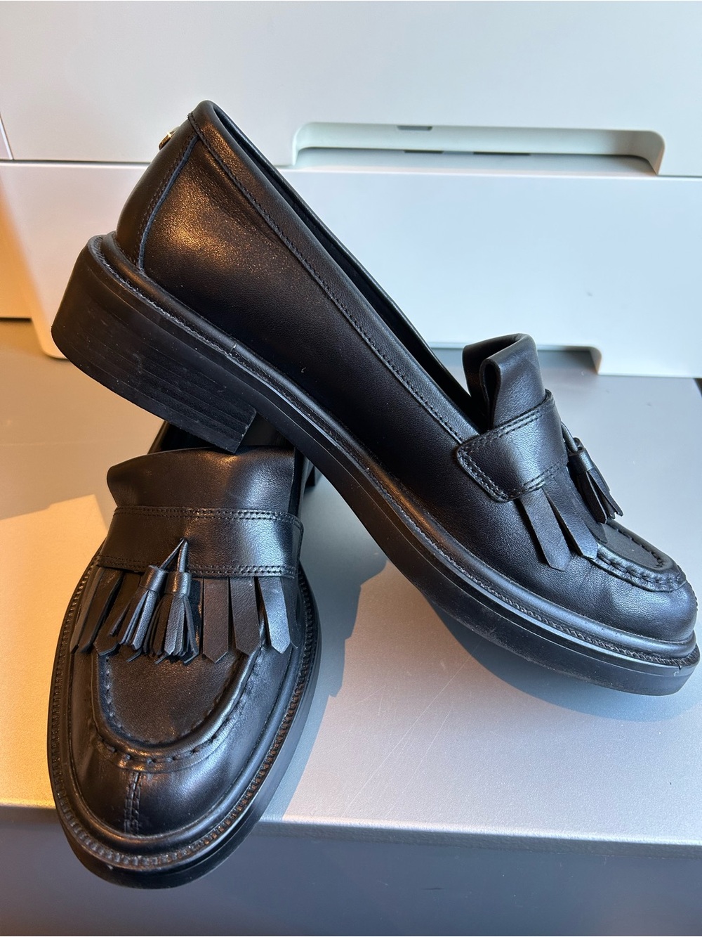 Women’s Leather Wishbone Black Tassel Loafers Size 8.5 - Picture 9 of 10